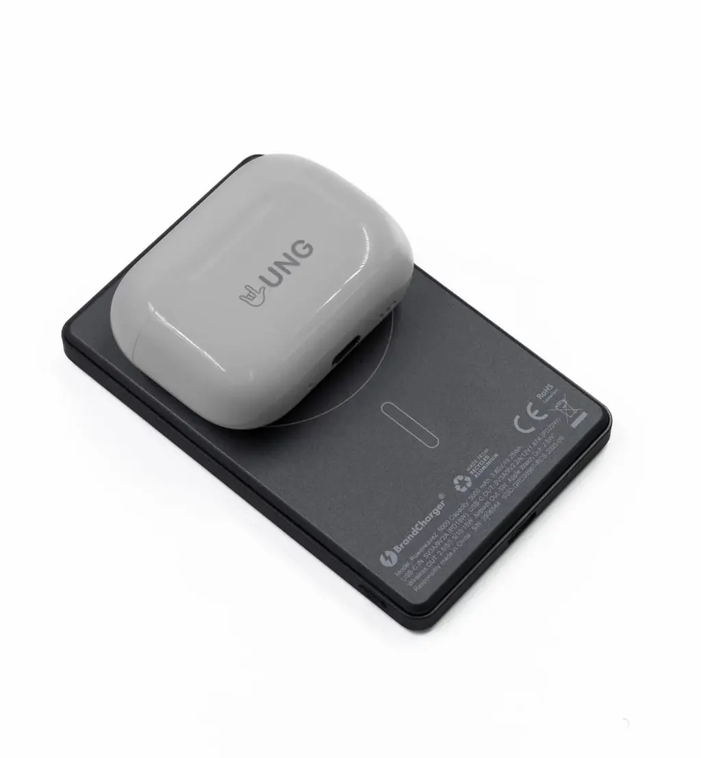 Chargeur sans fil et écouteurs