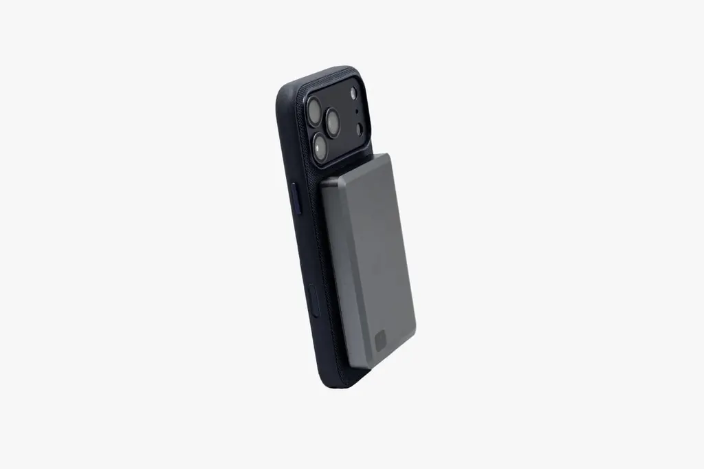 Batterie aimantée sur smartphone