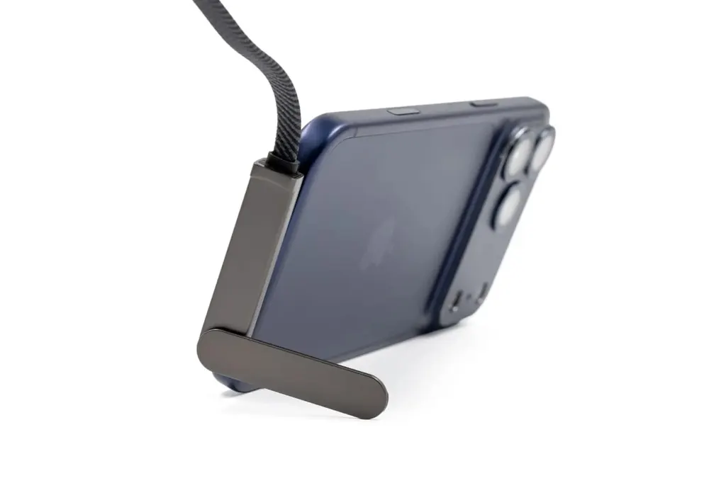Support de téléphone et câble